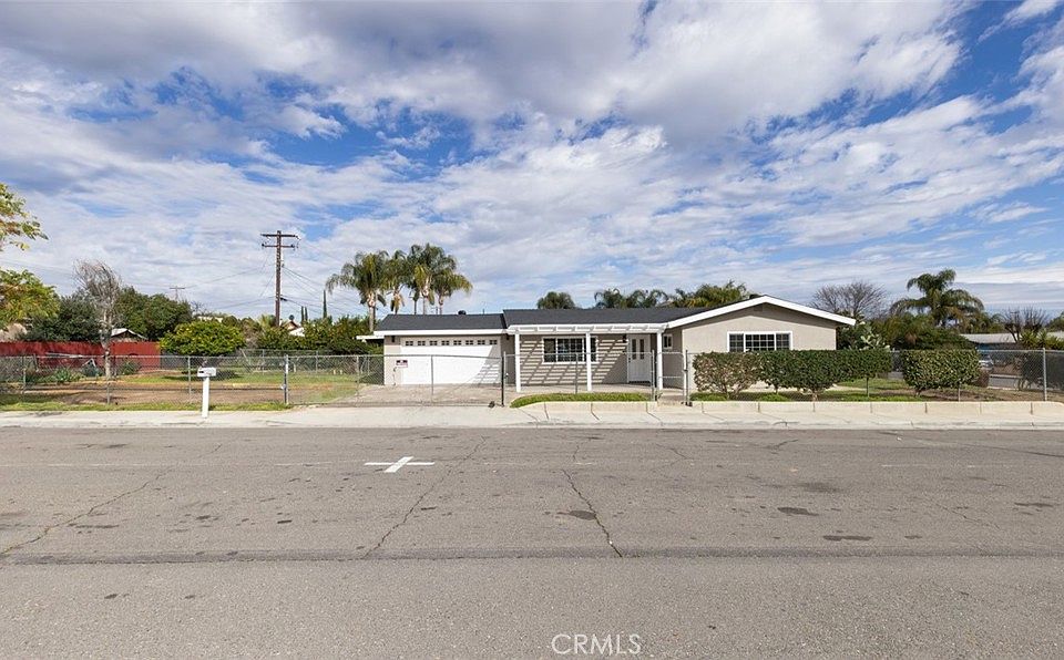 1194 Perrisito St, Perris, CA 92570 Zillow