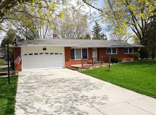 637 Madison Dr, Delavan, WI 53115