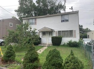 101 Amherst St, Lawrence, MA 01843