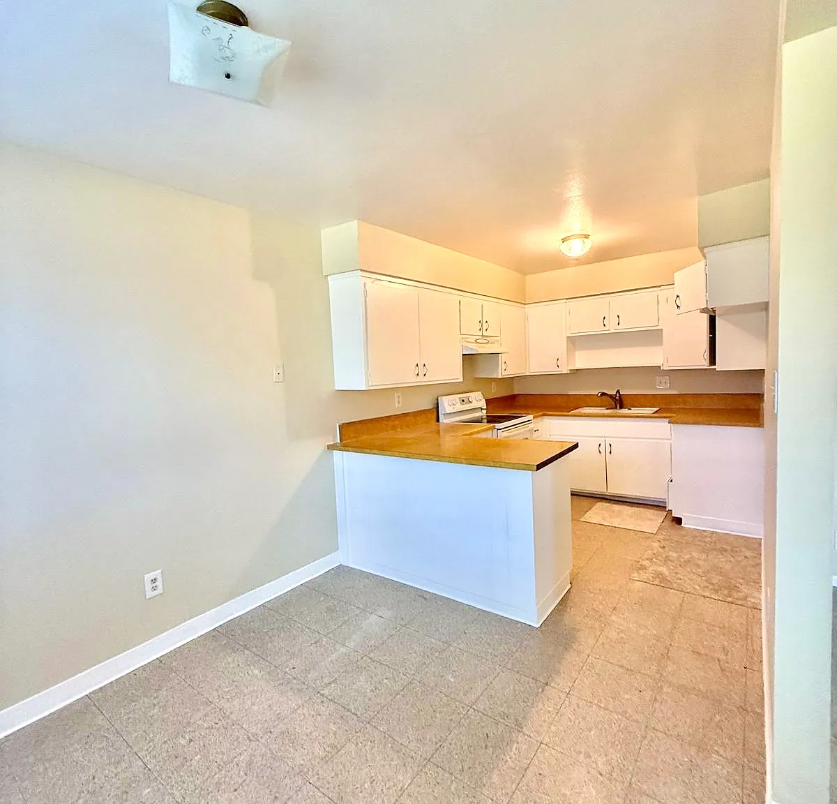 13981 Courage St. Apt.B — Photo 2