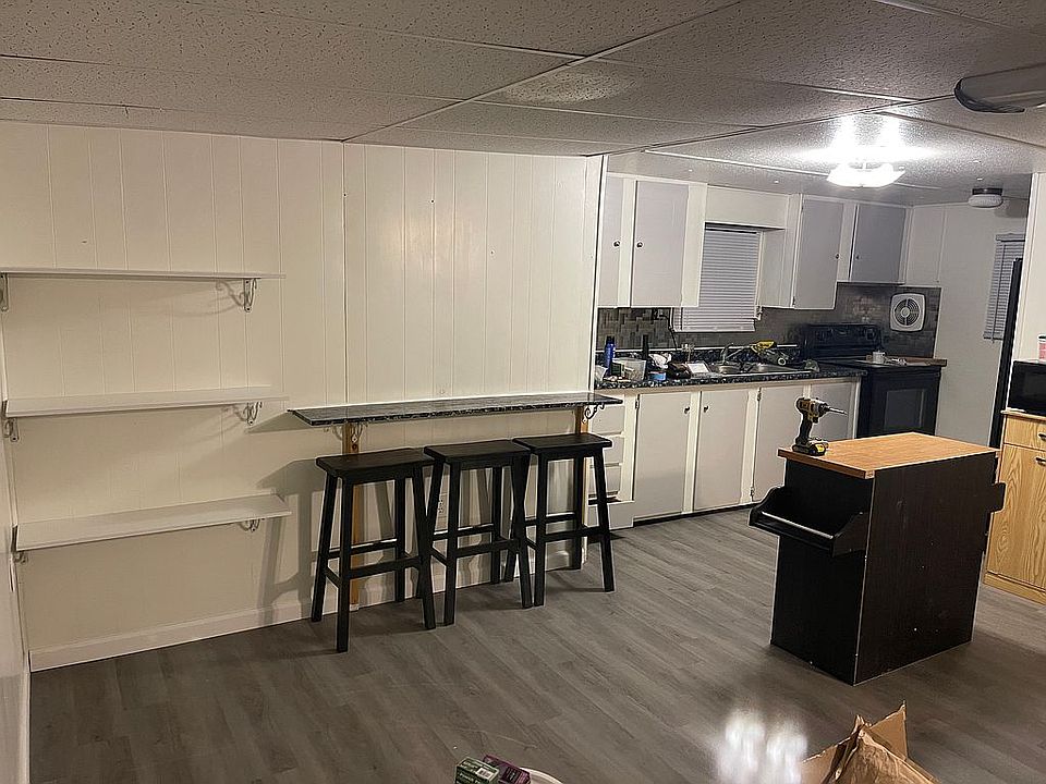 Kitchen/Diming Room Area