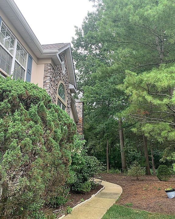2nd image of 11 Ebersohl Cir
