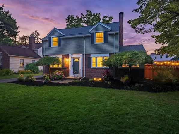 140 Edgeview Ln, Rochester, NY 14618