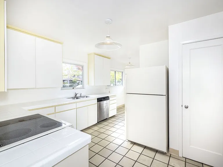 4287 Pomona Ave — Photo 4