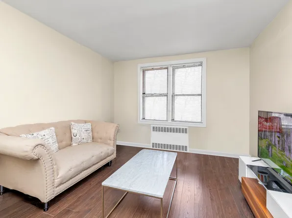 150-10 71st Avenue image 4 of 13