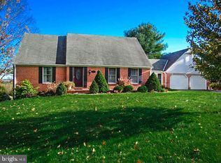 486 Larkspur Ln, Chambersburg, PA