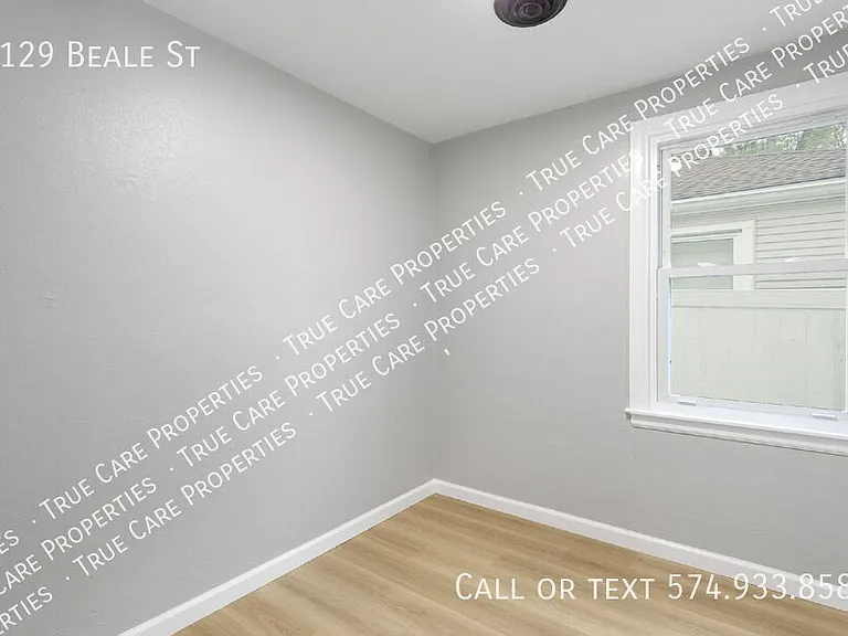 1129 Beale St — Photo 17