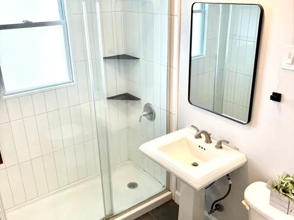 122-124 Walnut St #2, Bridgeport, CT 06604