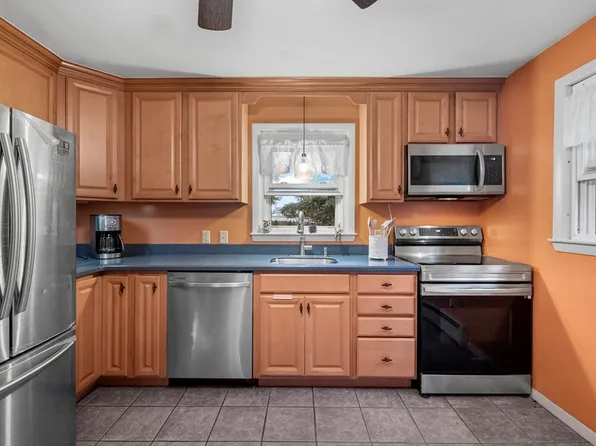 3 Minneapolis Ave, Fitchburg, MA 01420