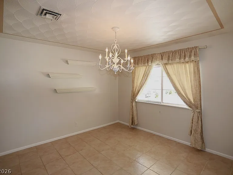 2725 Colanthe Ave — Photo 29