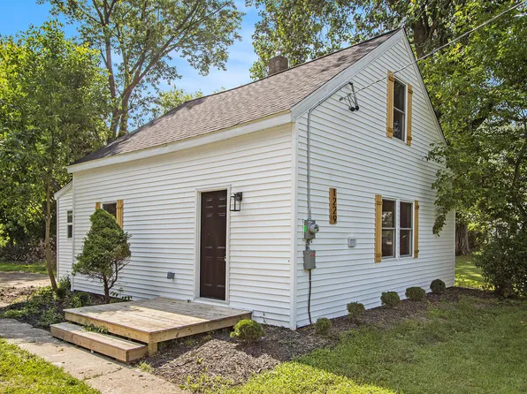 1229 Foster Ave, Kalamazoo, MI 49048