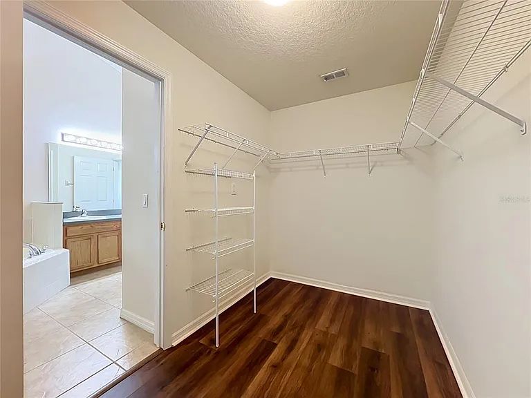 1045 Willow Branch Dr — Photo 43