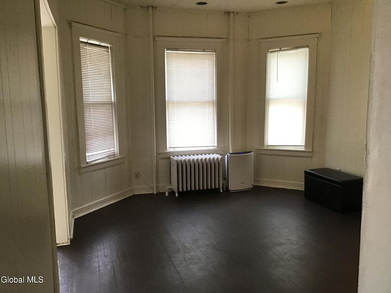3rd image of 16 Benson Street