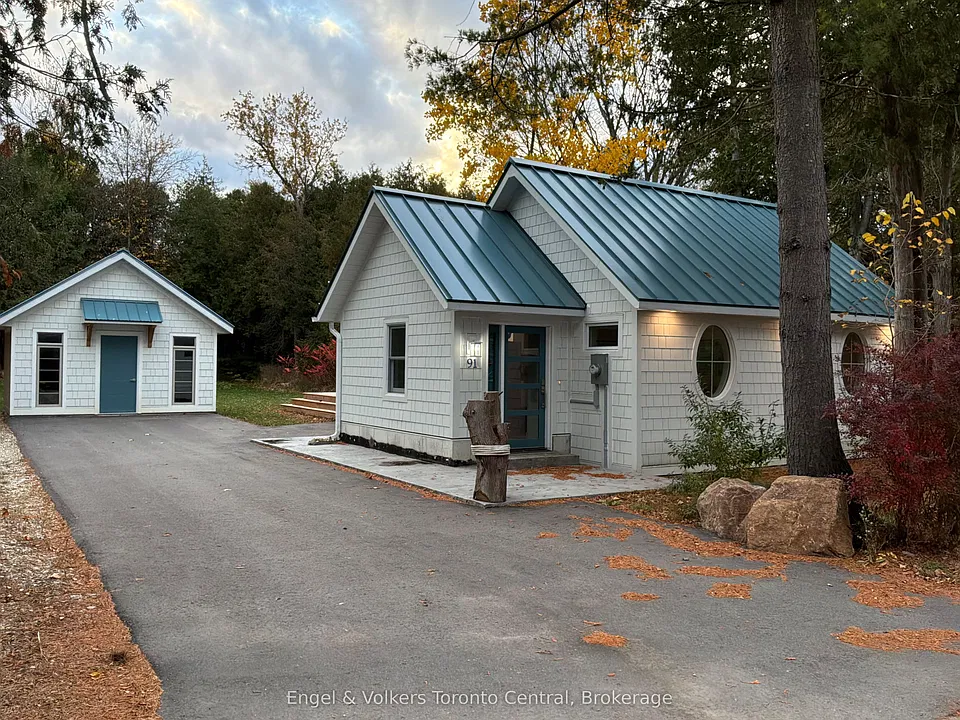 91 Lakeshore Dr