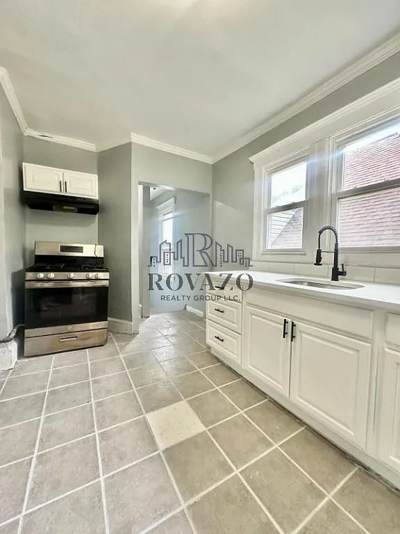 Building Photo - 54 Princeton St #2