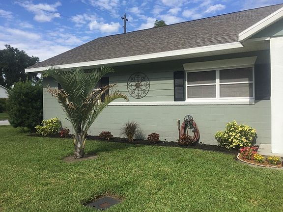 3rd image of 8365 Oak Bluff Dr