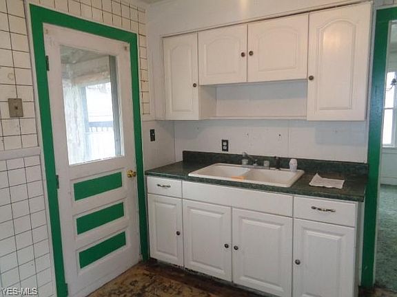 2nd image of 3866 E 143rd St
