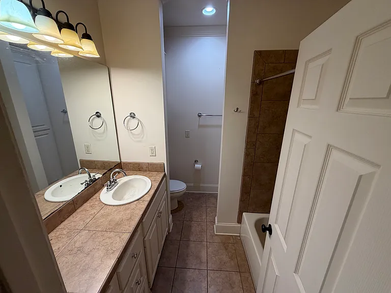 726 Euclid Ave #B — Photo 7