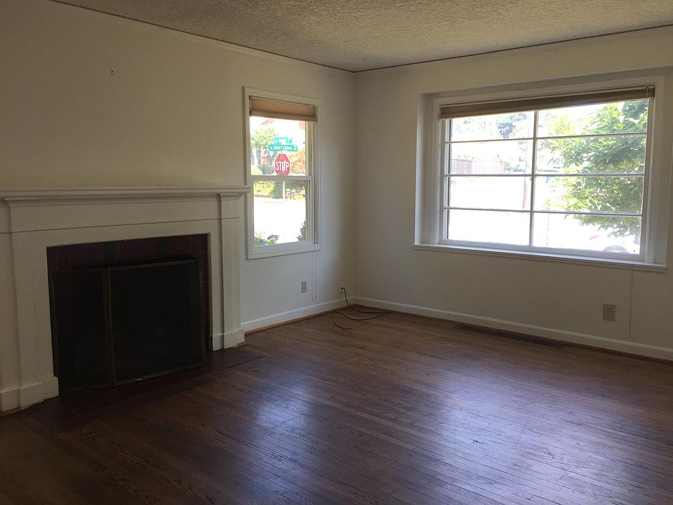 2nd image of 6411 SE Cesar E Chavez Blvd