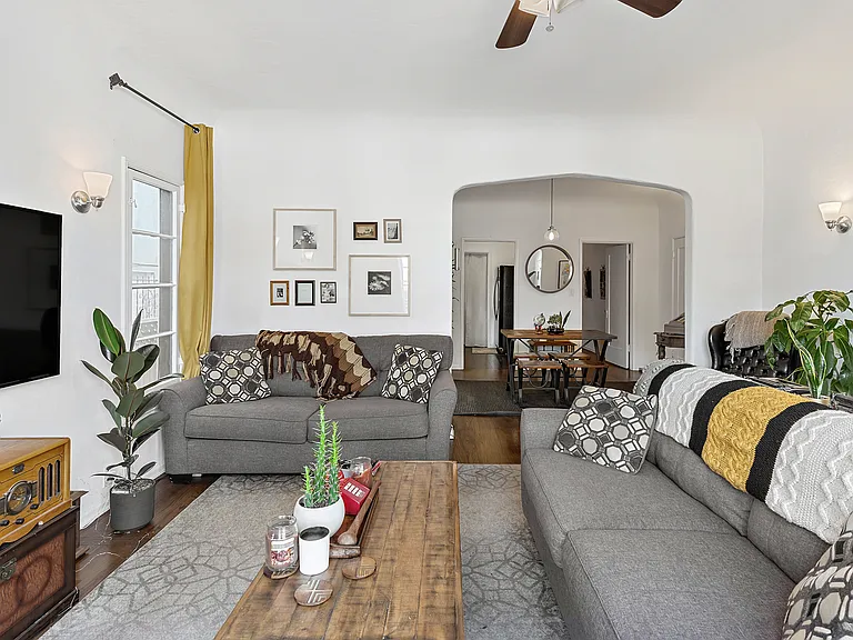 1219 Gordon St #1 — Photo 4