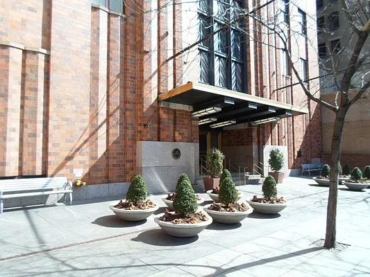 Sold by Manhattan Network Inc. | media 1