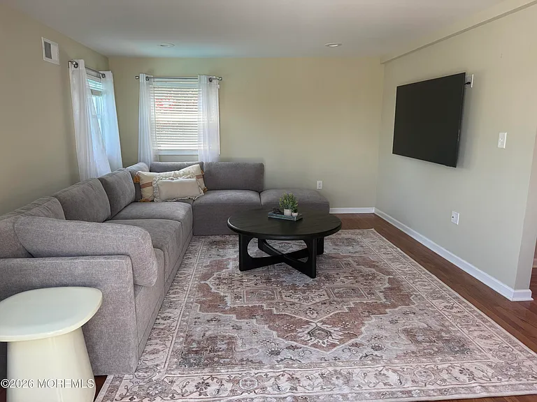 116 Cornell Ave — Photo 7