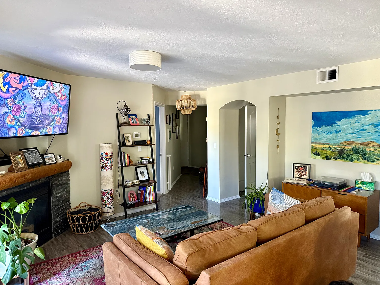 2 bed, 1028 sqft, $2,400 — Photo 2