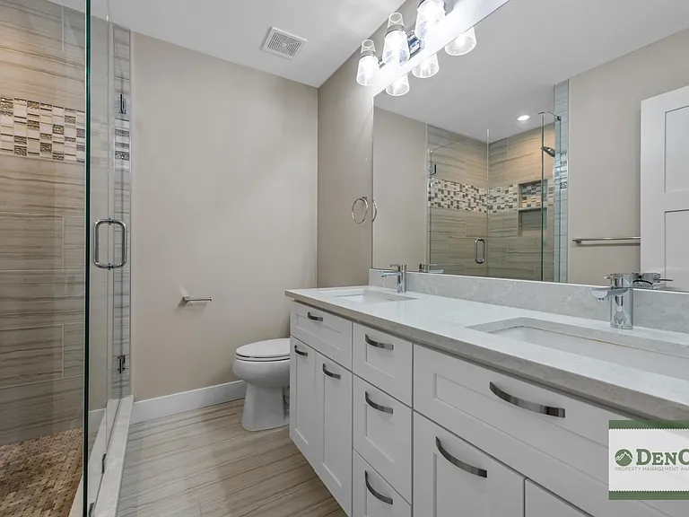 1317 Wolff St — Photo 16