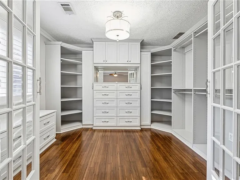6895 Riverside Dr — Photo 24