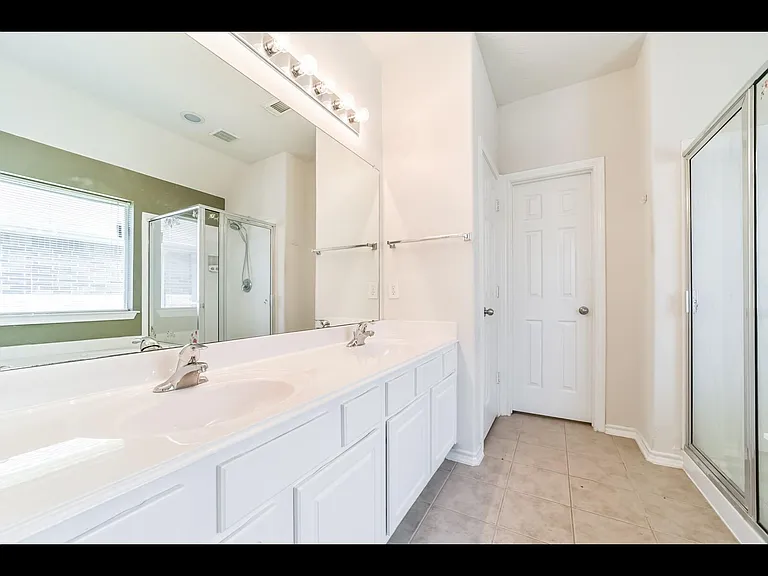 22868 Lantern Hills Dr — Photo 18