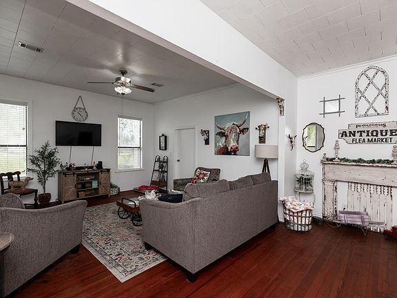 5th image of 385 W Cora Lee St