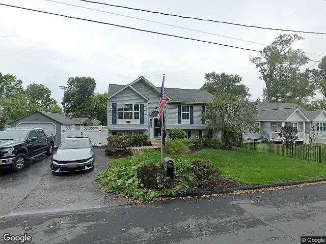 316 Oakwood Rd — Photo 1