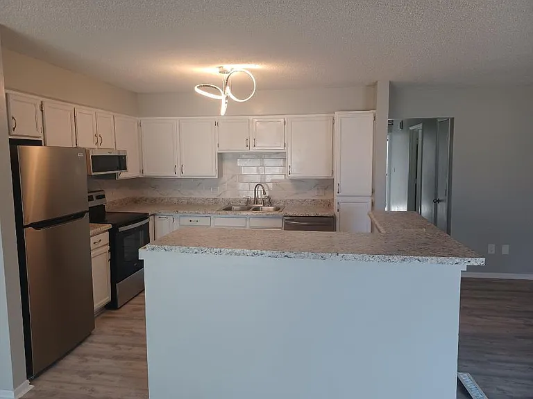 4881 Woodland Ave #4 — Photo 5