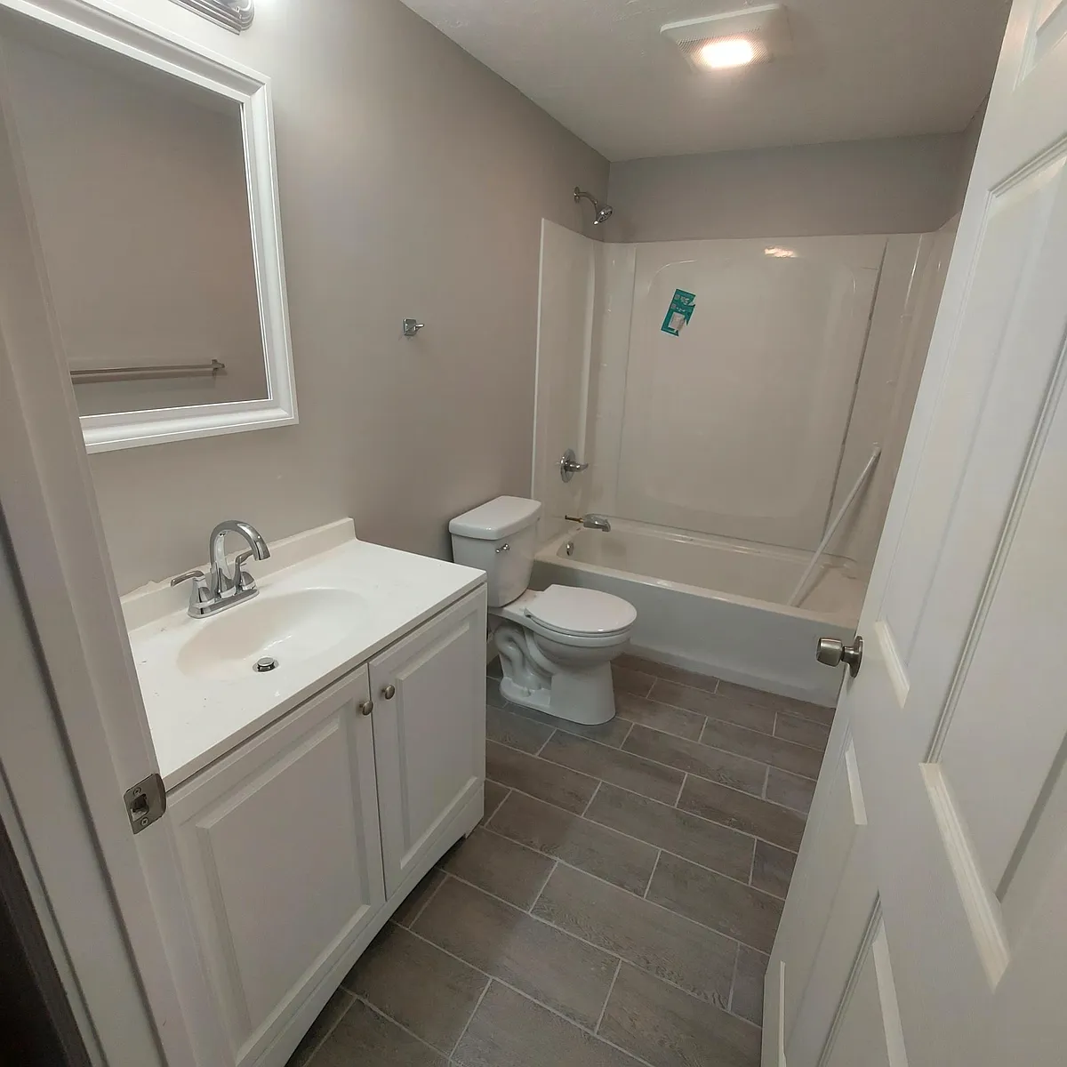 Building Photo - 15 Endicott St #1
