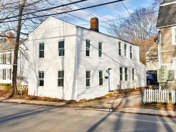 282 Main St, Amesbury, MA 01913