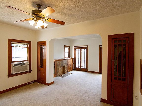 Living/Dining Area