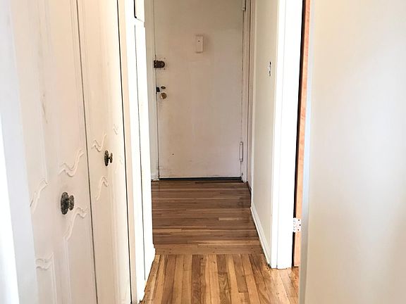 4th image of 1275 E 51st St APT 6C