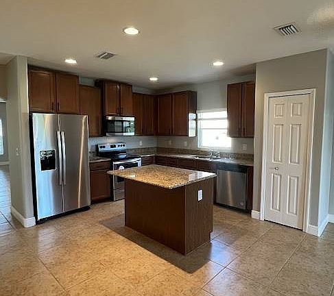 5th image of 442 Dillard Dr SE