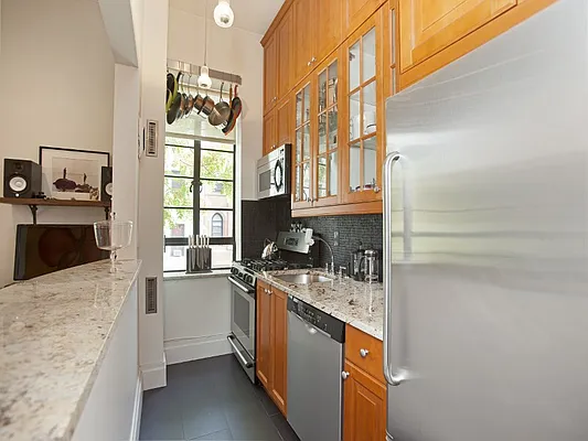 Sold by Sotheby's International Realty | media 7