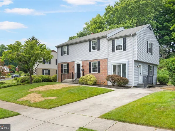 1024 Breezewick Rd, Towson, MD 21286