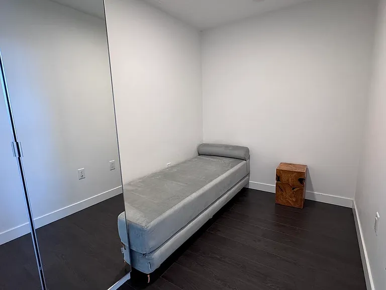 4880 Lougheed Hwy #2804 — Photo 7