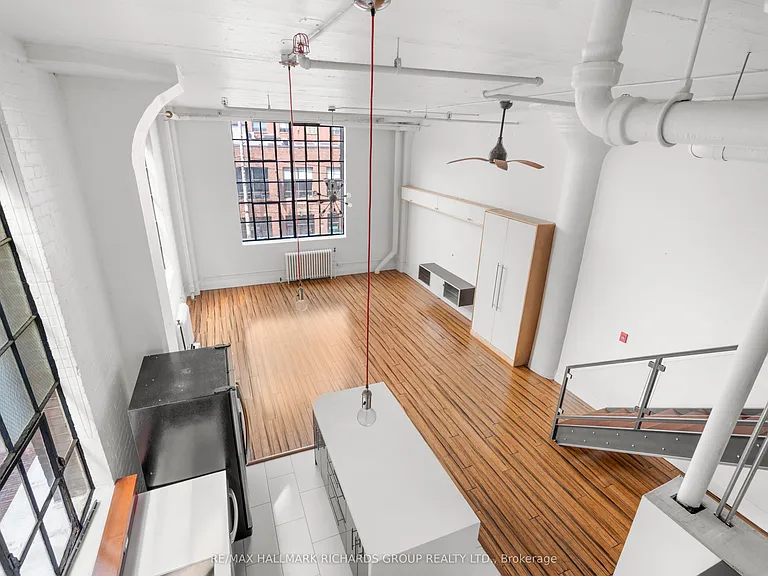 245 Carlaw Ave #202B — Photo 20