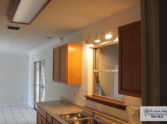 3rd image of 437 Windcrest Dr