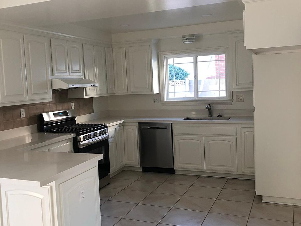 2nd image of 17553 Santa Monica Cir