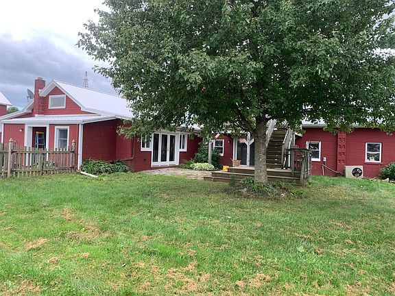 Yard and front entrance