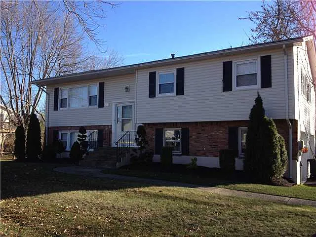 185 W Erie St photo 1