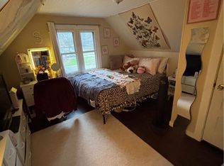 434 E Calhoun St, Woodstock, IL 60098