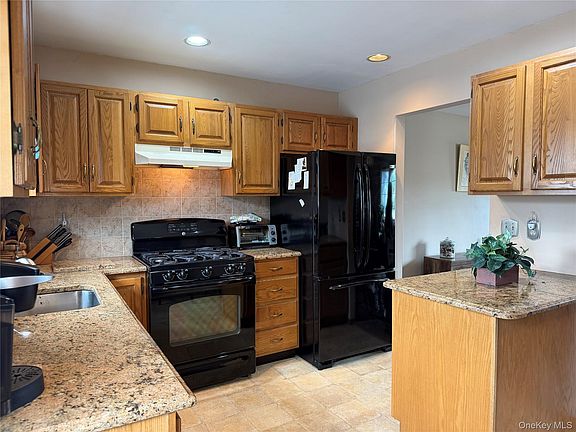 5th image of 2777 Alder Road