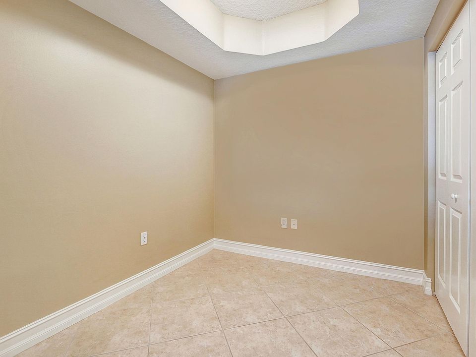 2nd image of 500 Sail Ln APT 502