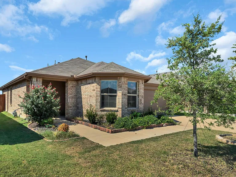 16617 Porterfield Ln — Photo 5